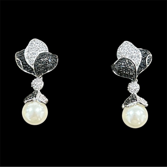 Vintage Nolan Miller Simulated Pearl Drop Pierced Earrings Glamour Collection - Picture 1 of 6